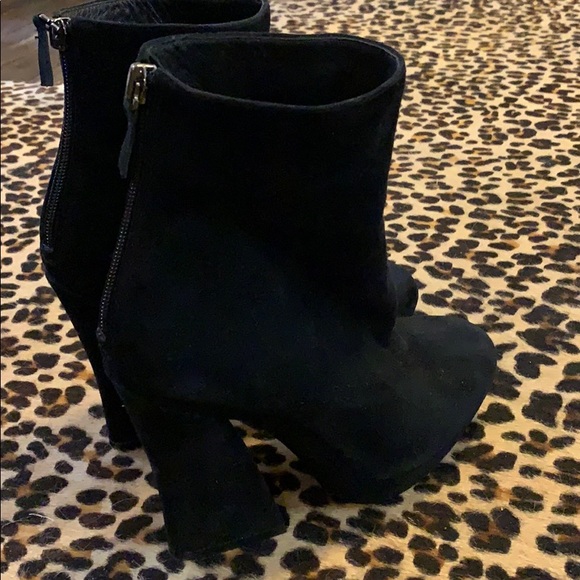 A+O Booties•🖤/8.5; 🛍2018, 🤏🏻 💟ed , pretreated - Picture 3 of 8